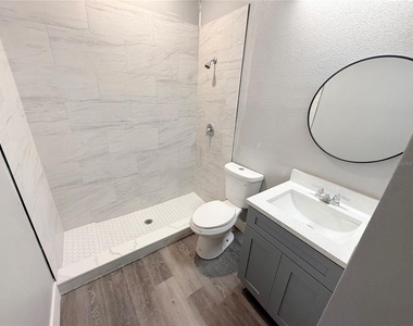 323 Pearl Street - Photo Thumbnail 28