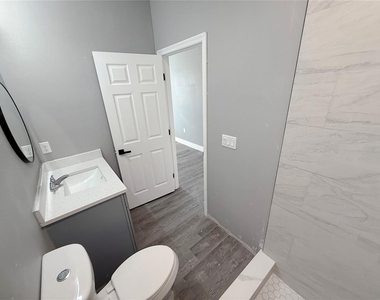 323 Pearl Street - Photo Thumbnail 17