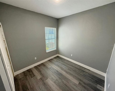 323 Pearl Street - Photo Thumbnail 29