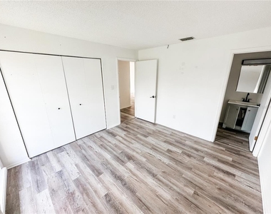 5390 Se 29th Place - Photo Thumbnail 13