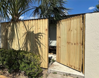 5390 Se 29th Place - Photo Thumbnail 1