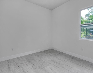 4592 Sw Channel Heights Court - Photo Thumbnail 21