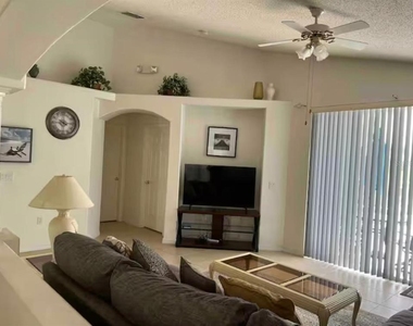 622 Eagle Pointe S - Photo Thumbnail 6