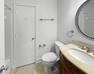 708 Secret Harbor Lane - Photo Thumbnail 10
