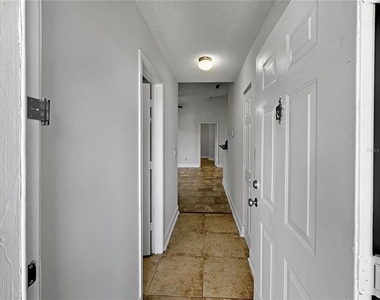 708 Secret Harbor Lane - Photo Thumbnail 2