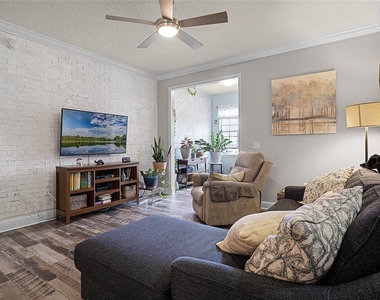 430 Southern Pecan Circle - Photo Thumbnail 6