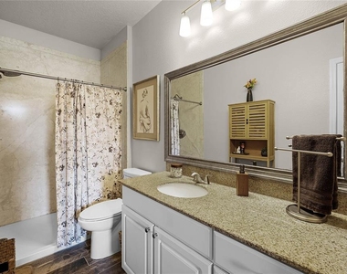 430 Southern Pecan Circle - Photo Thumbnail 12