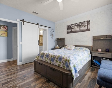 430 Southern Pecan Circle - Photo Thumbnail 4