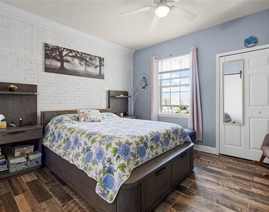 430 Southern Pecan Circle - Photo Thumbnail 5