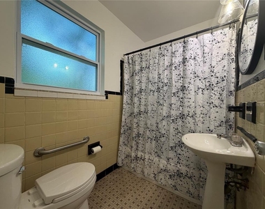 6013 Chenango Lane - Photo Thumbnail 3