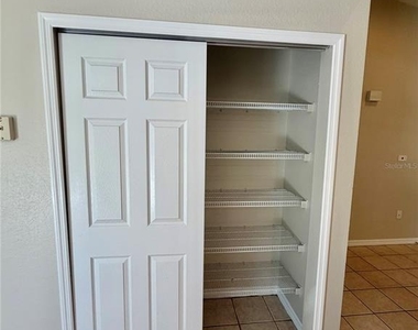 939 Pecan Street - Photo Thumbnail 11