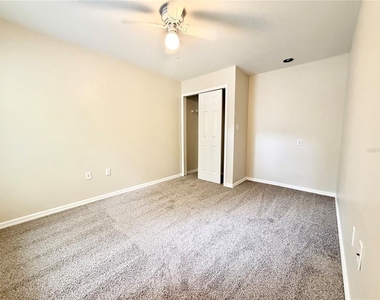939 Pecan Street - Photo Thumbnail 6