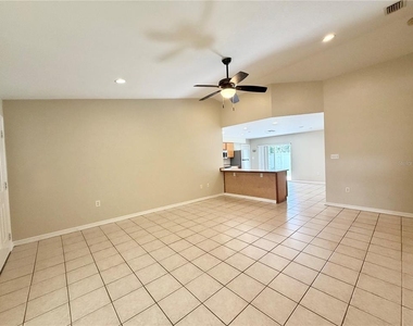 939 Pecan Street - Photo Thumbnail 3
