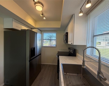 2619 Magdalina Drive - Photo Thumbnail 6