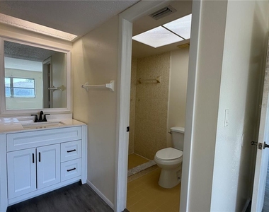 2619 Magdalina Drive - Photo Thumbnail 20