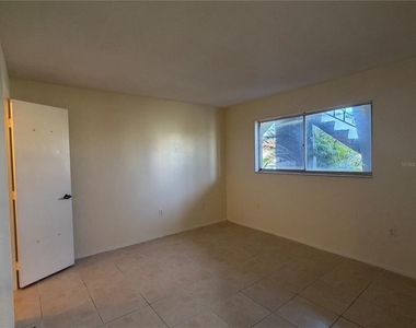 2619 Magdalina Drive - Photo Thumbnail 12