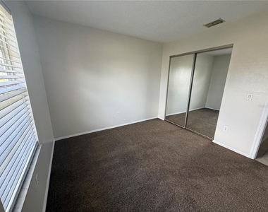 73 Olive Drive - Photo Thumbnail 12