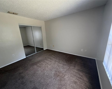 73 Olive Drive - Photo Thumbnail 9