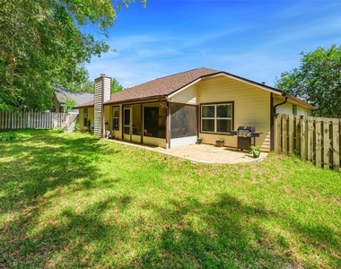 8725 Nw 9th Place - Photo Thumbnail 14