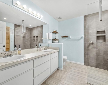 8725 Nw 9th Place - Photo Thumbnail 6