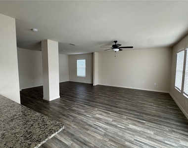 1271 S Mcduff Street - Photo Thumbnail 6