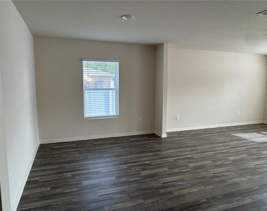 1271 S Mcduff Street - Photo Thumbnail 4