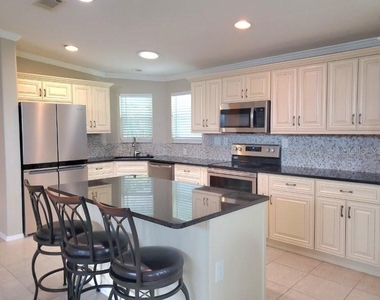 14 Freeman Avenue - Photo Thumbnail 14