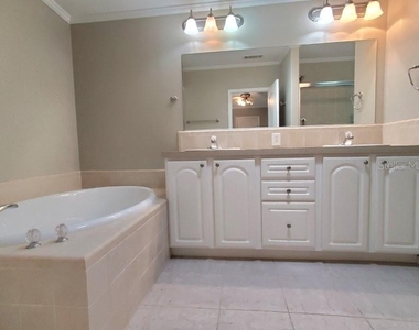 14 Freeman Avenue - Photo Thumbnail 22