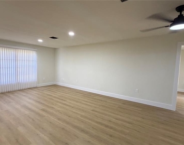 20538 Tappan Zee Drive - Photo Thumbnail 4