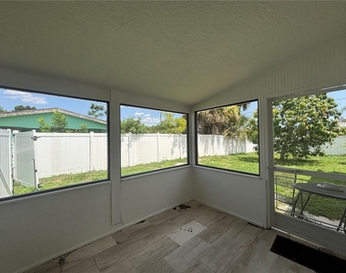 824 Conreid Drive - Photo Thumbnail 8