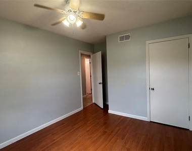 824 Conreid Drive - Photo Thumbnail 6