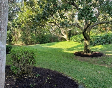549 Lakeside Drive - Photo Thumbnail 20