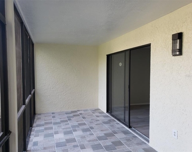 549 Lakeside Drive - Photo Thumbnail 19
