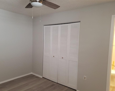 549 Lakeside Drive - Photo Thumbnail 15