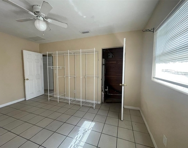 3305 13th Avenue W - Photo Thumbnail 15