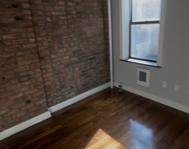 Mulberry Street - Photo Thumbnail 7