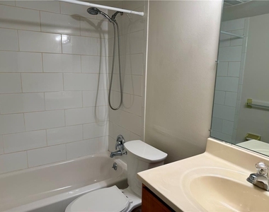 2402 Woodstock Dr - Photo Thumbnail 13