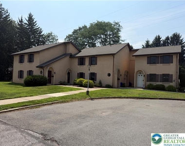 2402 Woodstock Dr - Photo Thumbnail 1