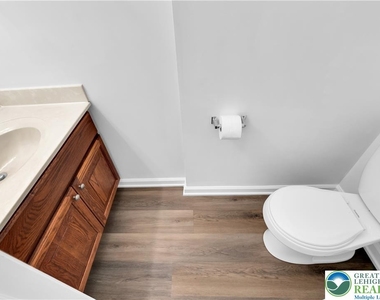 825 16th Avenue - Photo Thumbnail 12