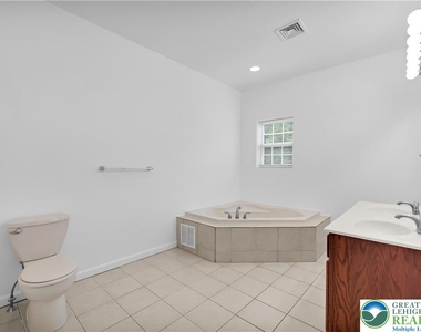 825 16th Avenue - Photo Thumbnail 21