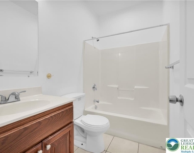 825 16th Avenue - Photo Thumbnail 11