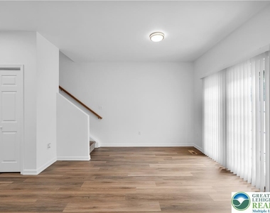 825 16th Avenue - Photo Thumbnail 13