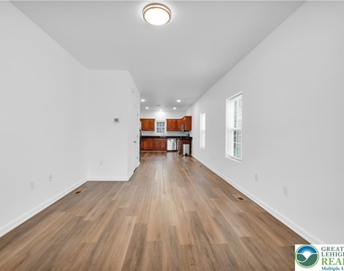 825 16th Avenue - Photo Thumbnail 5