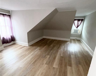 374 8th Avenue - Photo Thumbnail 7