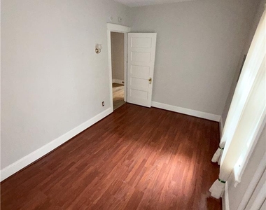 374 8th Avenue - Photo Thumbnail 3