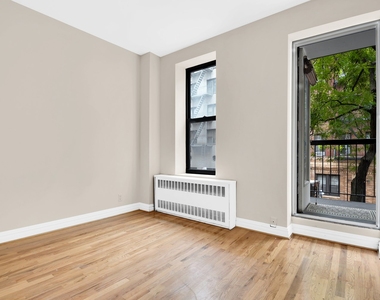 East 25th & 3rd Avenue  - Photo Thumbnail 2