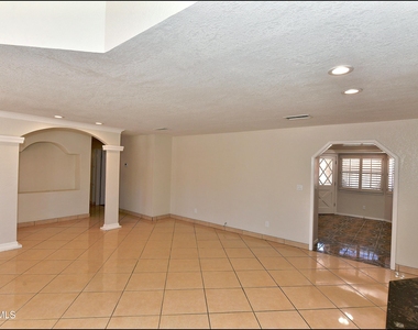 11620 Laura Marie Drive - Photo Thumbnail 8