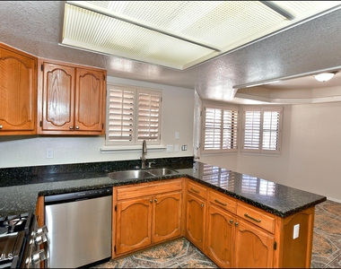 11620 Laura Marie Drive - Photo Thumbnail 19