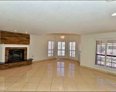 11620 Laura Marie Drive - Photo Thumbnail 6