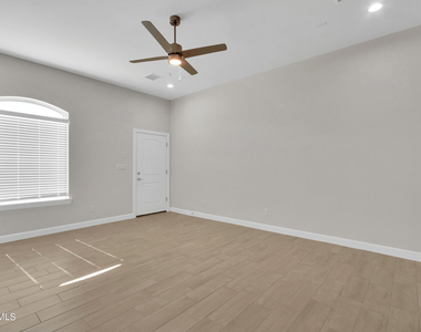 13931 Sky Harbor Avenue - Photo Thumbnail 5